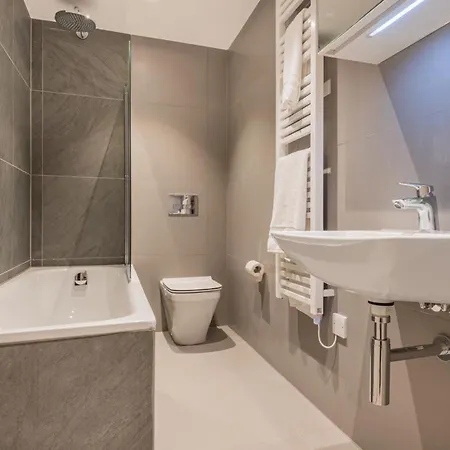 3 Bed In Newby Bridge Sz024 *