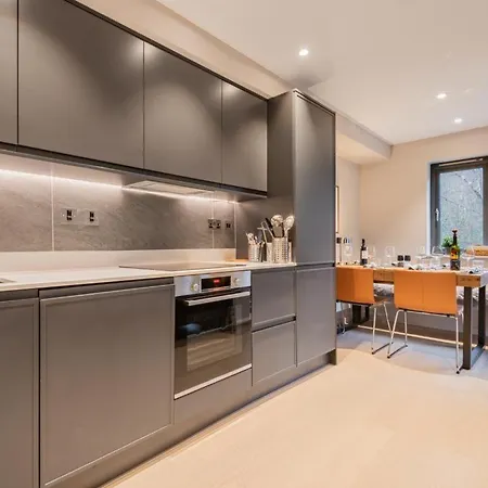 3 Bed In Newby Bridge Sz024 شقة *
